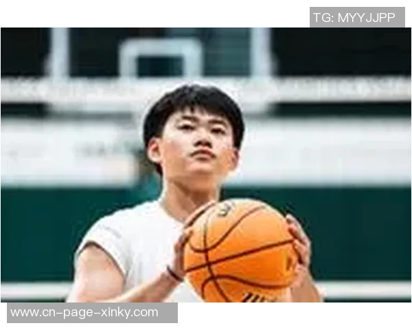 赵维伦在旧金山大学训练照曝光展现强壮身材引发网友热议